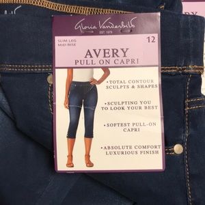 Gloria Vanderbilt Capri